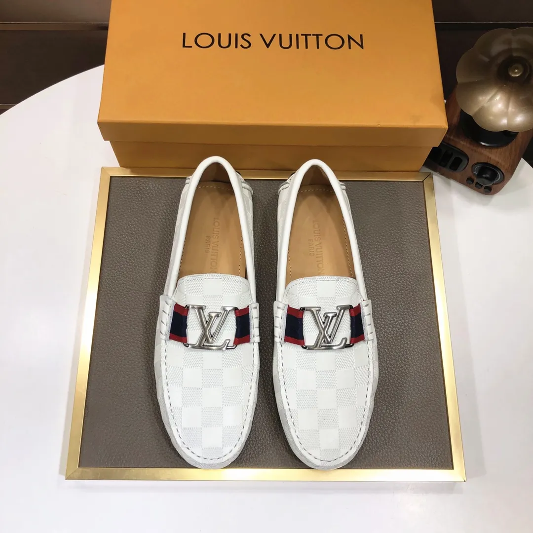 Men's men's shoes 💰420💰 [LV Doudou shoes] (water-dyed cowhide lining) new model is on the market, available on the official website. The new Doudou shoes are processed into single-color materials, and the uppers are made of imported cowhide material. The body of the shoe is fully hemmed with mark thread, and is lined with imported original cowhide leather. The elegant shoe shape is super suitable for all-matching, and the size is 38-44.